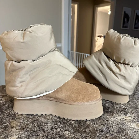 Ugg classic mini dipper puffer boot - Picture 3 of 3